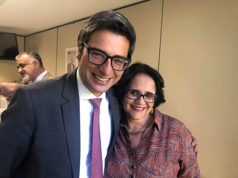 Carlos Portinho e a ministra da mulher, família e DH, Damares Alves