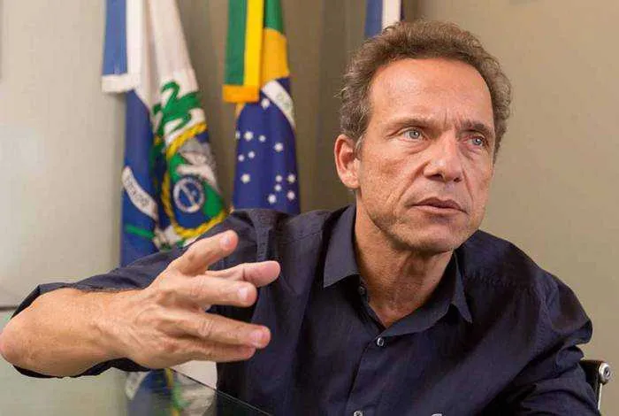 O prefeito é um médico neurocirurgião