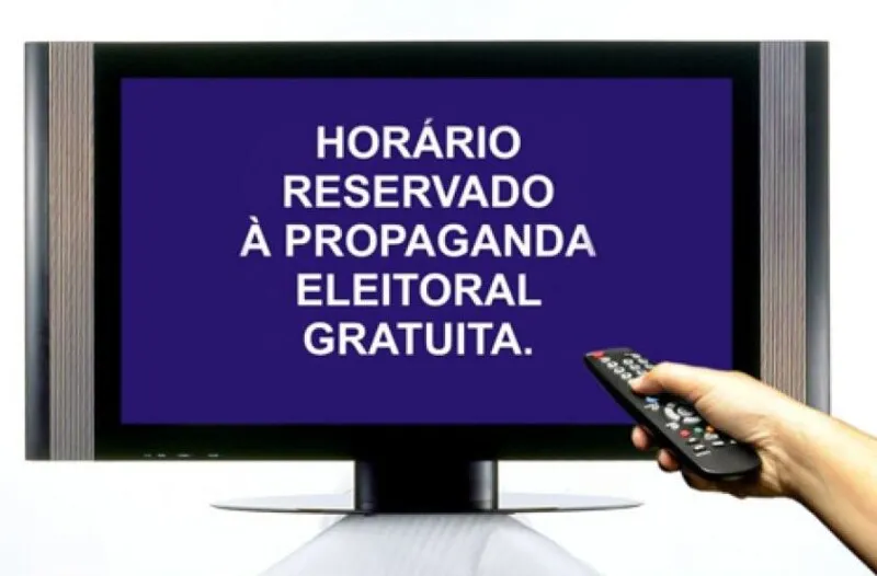 Na rádio, as primeiras inserções já foram ao ar entre as 7h e 7h10