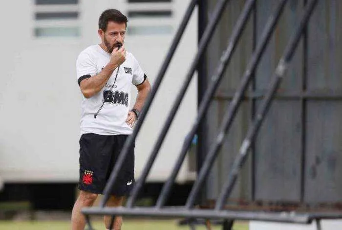 Ramon Menezes está desde 2019 como auxiliar-técnico no Vasco