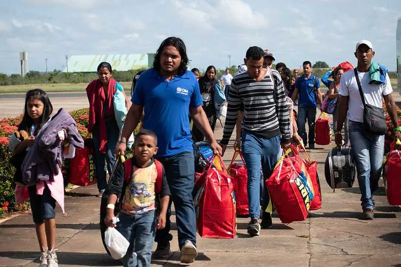 Imagem ilustrativa da imagem Projeto promove emprego para venezuelanos no Brasil
