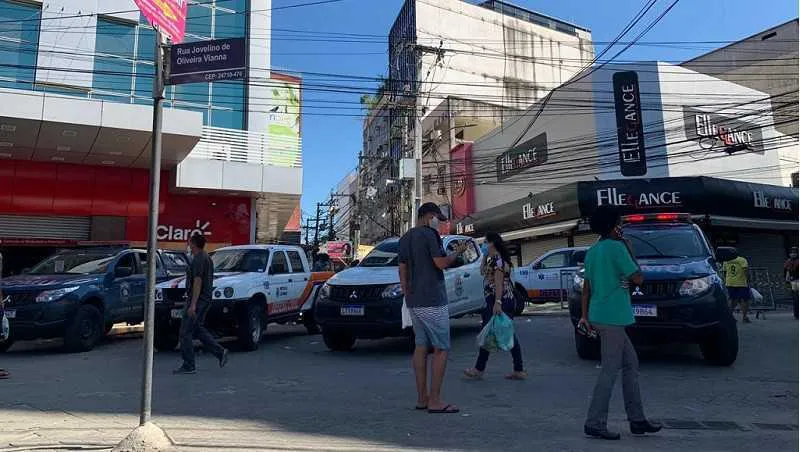 Shoppings e centros comerciais ainda estão proibidos de abrir