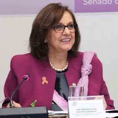 A senadora estava em uma reunião com seus colegas de partido, membros do Banco do México e jornalistas