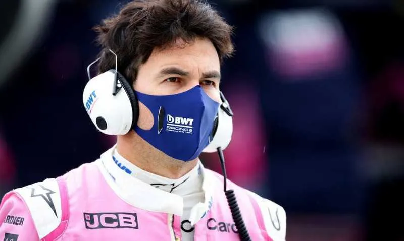 Imagem ilustrativa da imagem Covid-19: piloto Sergio Pérez testa positivo e não corre domingo na F1