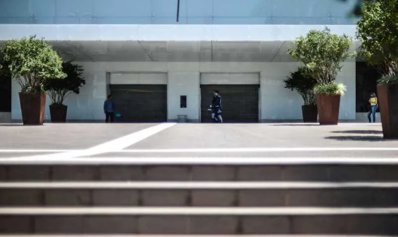Levantamento também mostrou que pandemia levou 54,8% dos consumidores a suspenderem decisões de compras