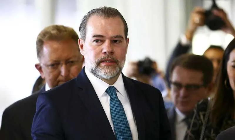 O ministro realizará outro exame para saber se o resultado atual é um falso negativo