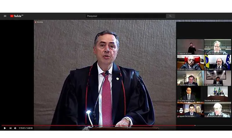 Imagem ilustrativa da imagem Em cerimônia virtual, Barroso toma posse como presidente do TSE
