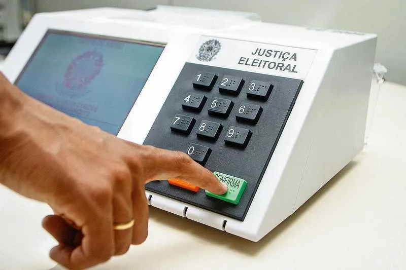 Imagem ilustrativa da imagem Câmara aprova texto-base da PEC que adia eleições para novembro deste ano