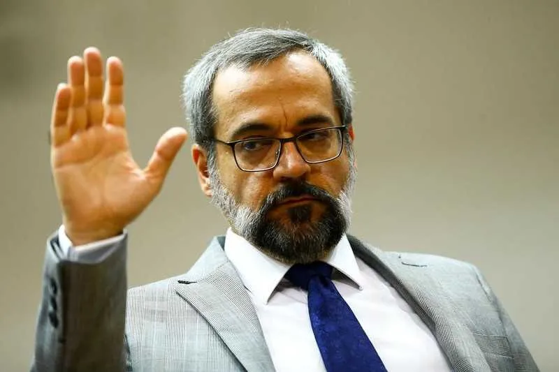 Imagem ilustrativa da imagem Abraham Weintraub anuncia saída do Ministério da Educação