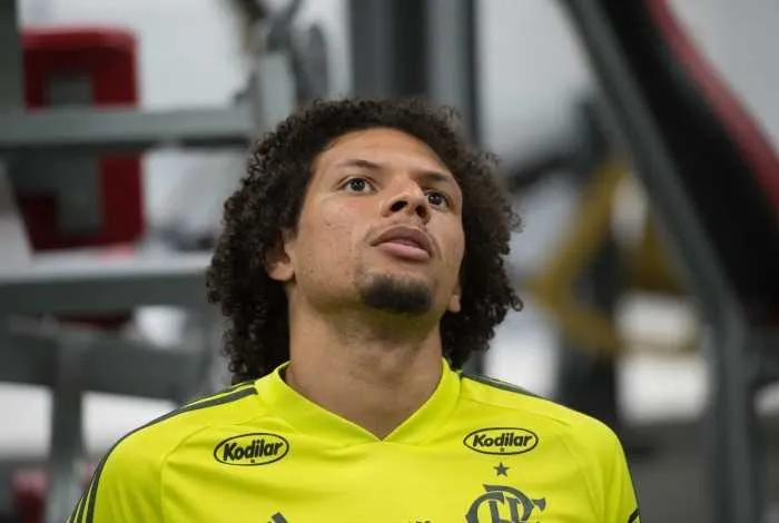 Em 2015, Arão saiu do Botafogo para jogar pelo Flamengo