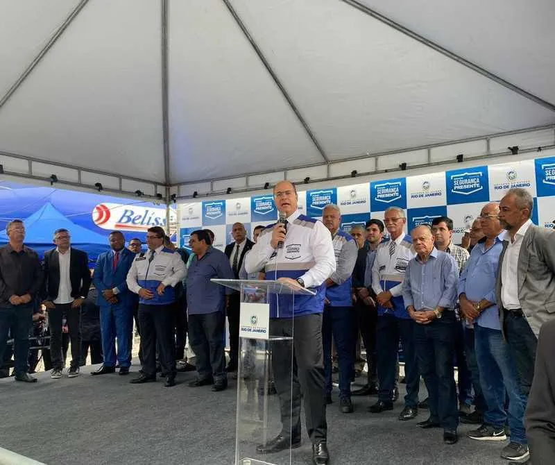 Imagem ilustrativa da imagem Coronavírus: Witzel assina novo decreto para evitar aglomerações no município