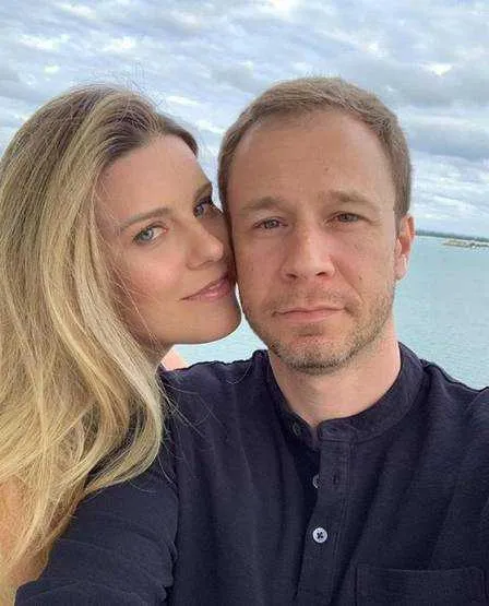 Tiago Leifert será pai de uma menina, fruto do seu relacionamento com Daiana Garbin