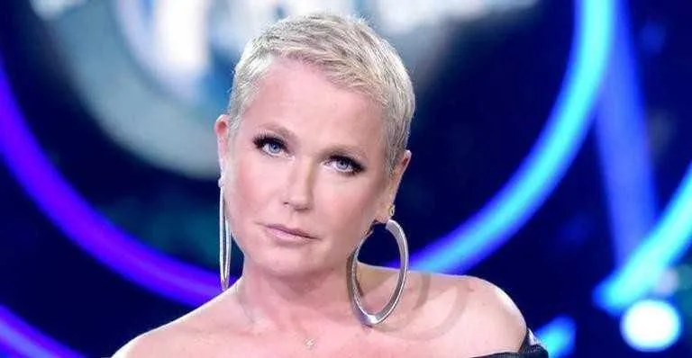 Fãs pediram playback da apresentadora. 