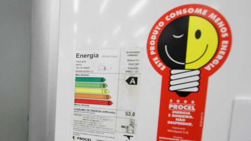 Enel promove troca de geladeiras em São Gonçalo, Itaboraí e Magé