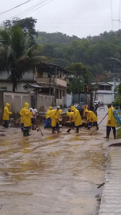 Imagem ilustrativa da imagem Famílias afetadas por chuvas na Baixada Fluminense recebem ajuda humanitária