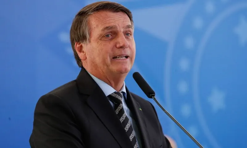 O presidente Jair Bolsonaro editou MP que flexibiliza regras para facilitar a aquisição de vacinas e insumos.