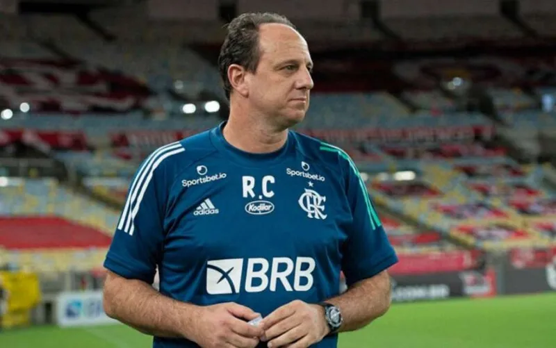 Rogério Ceni foi questionado sobre as mudanças que fez na derrota de ontem