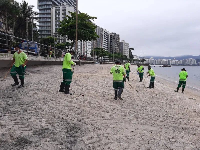 Imagem ilustrativa da imagem Clin intensifica limpeza nas praias das Flexas, Boa Viagem e Icaraí