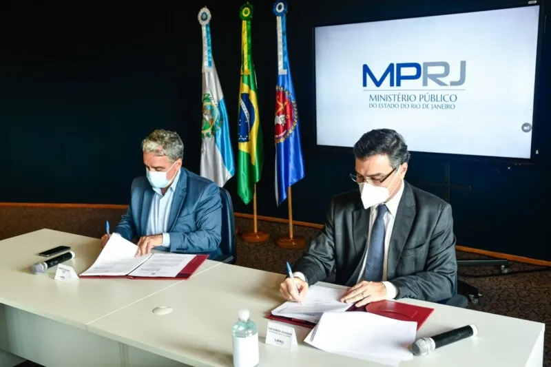 Imagem ilustrativa da imagem Alerj e MP assinam contrato para gestão da folha de pagamento