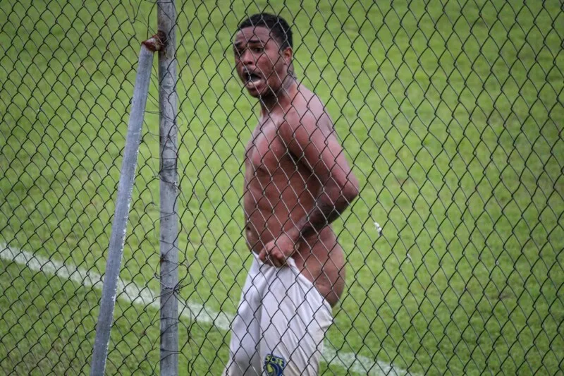 Emerson Carioca provoca os maricaenses após fazer o gol da classificação do Galo de Saquarema
