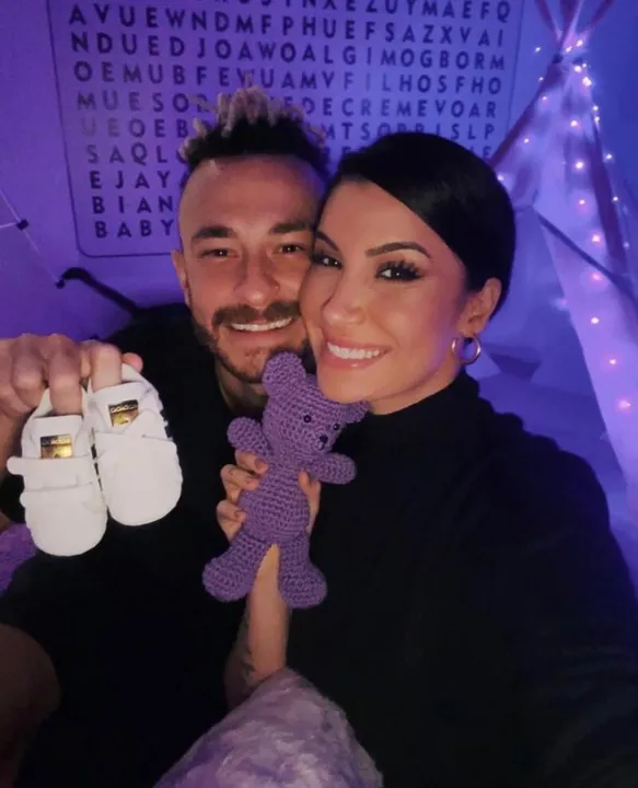 O casal já está junto a 3 anos, em um relacionamento de idas e vindas.