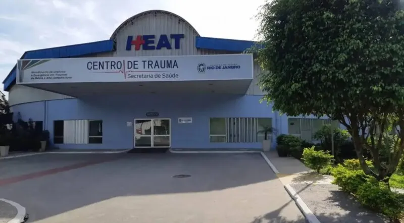 A vítima foi levada ao Hospital Estadual Alberto Torres (Heat), no Colubandê 