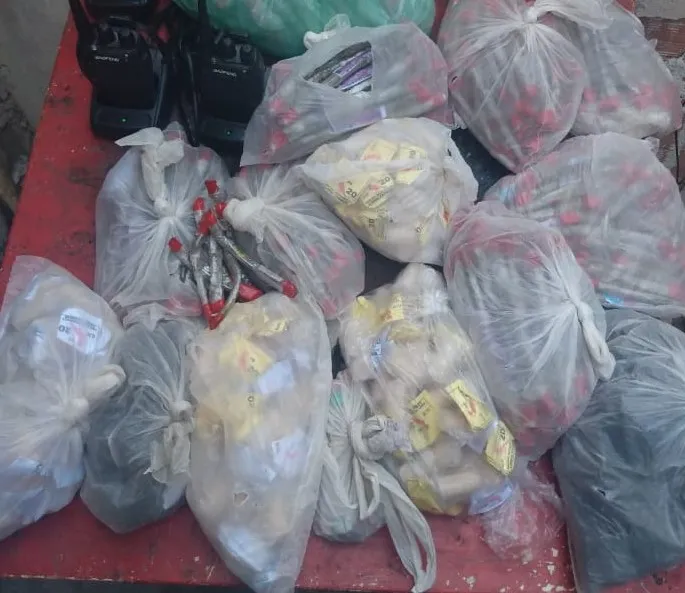 Mais de 700 unidades de drogas foram apreendidas